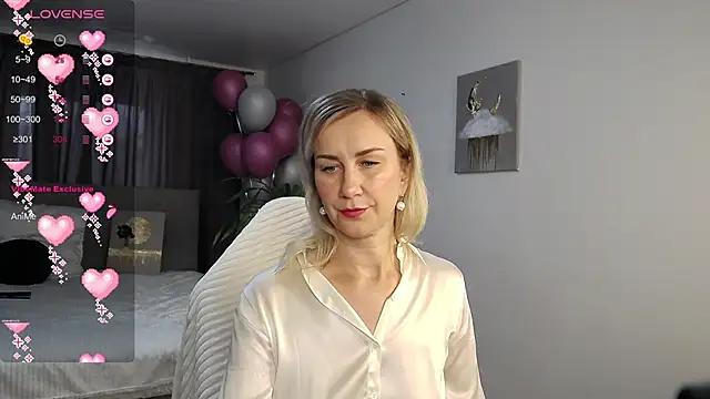 Vanessa_Nowak from StripChat is Freechat